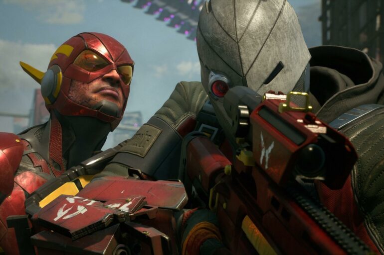 Evil Flash looking over Deadshot's shoulder