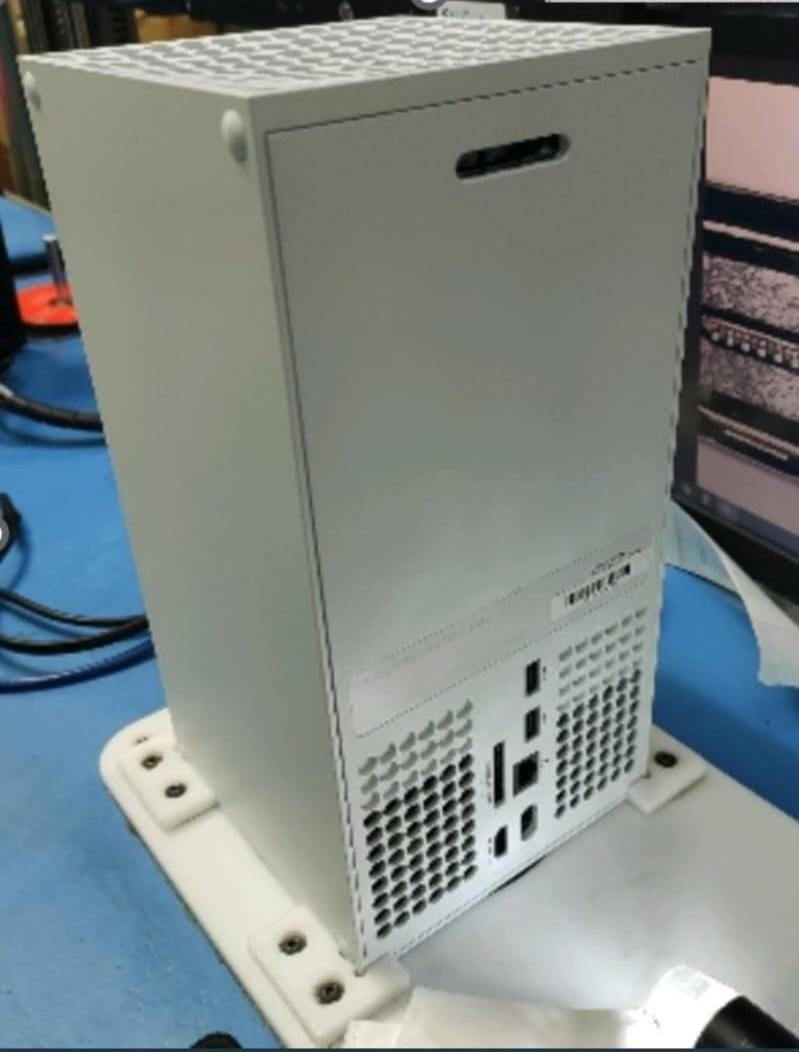 Side of Leaked Disc-less Xbox Series X, Image Credit - Exputer