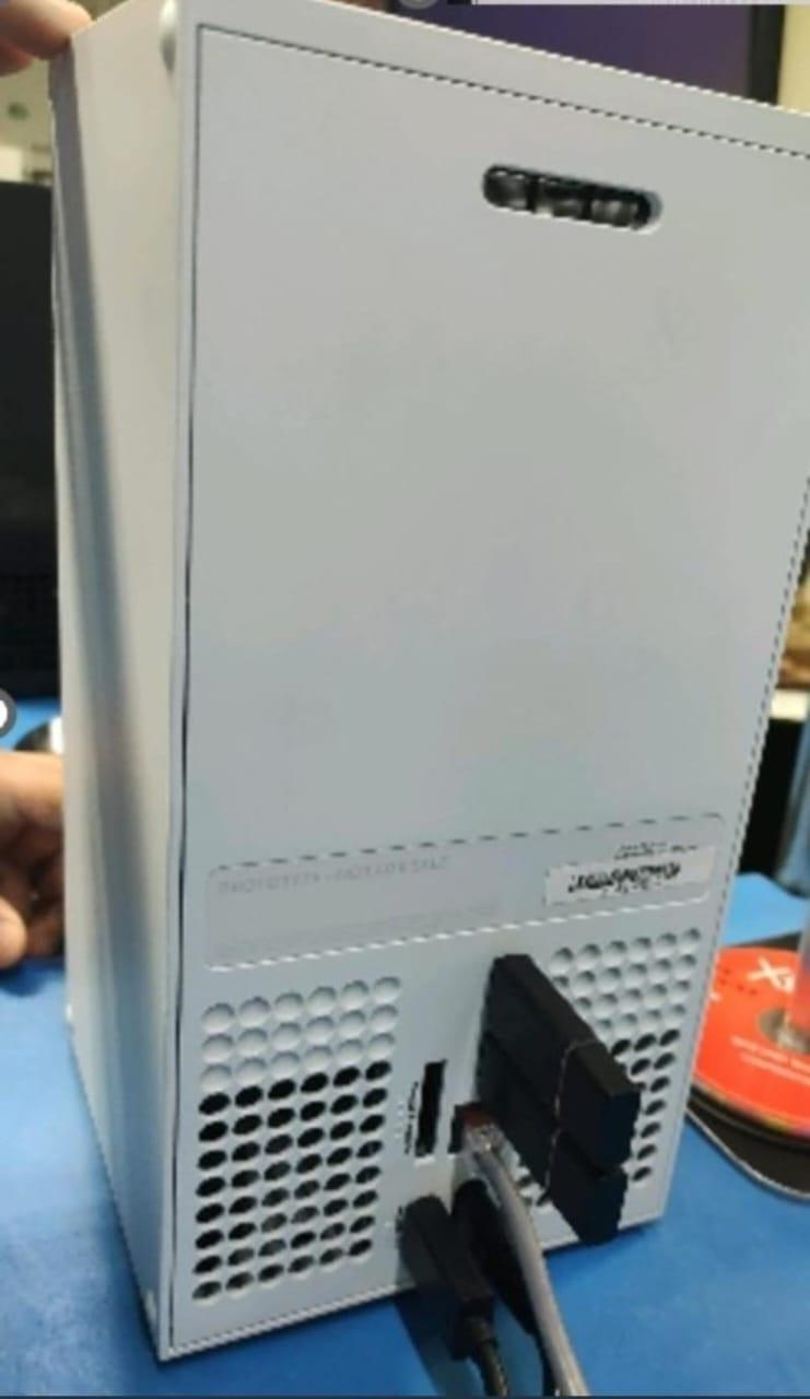 Back of Leaked Disc-less Xbox Series X, Image Credit - Exputer